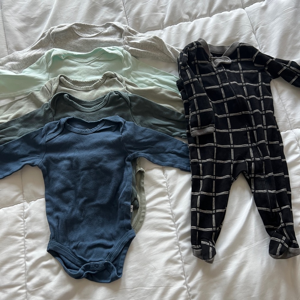 Honest baby long sleeve onsie + sleepers